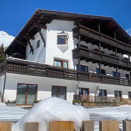 Quality Hosts Arlberg - Afoch Fei - Das Landhaus Sankt Anton am Arlberg Esterno foto