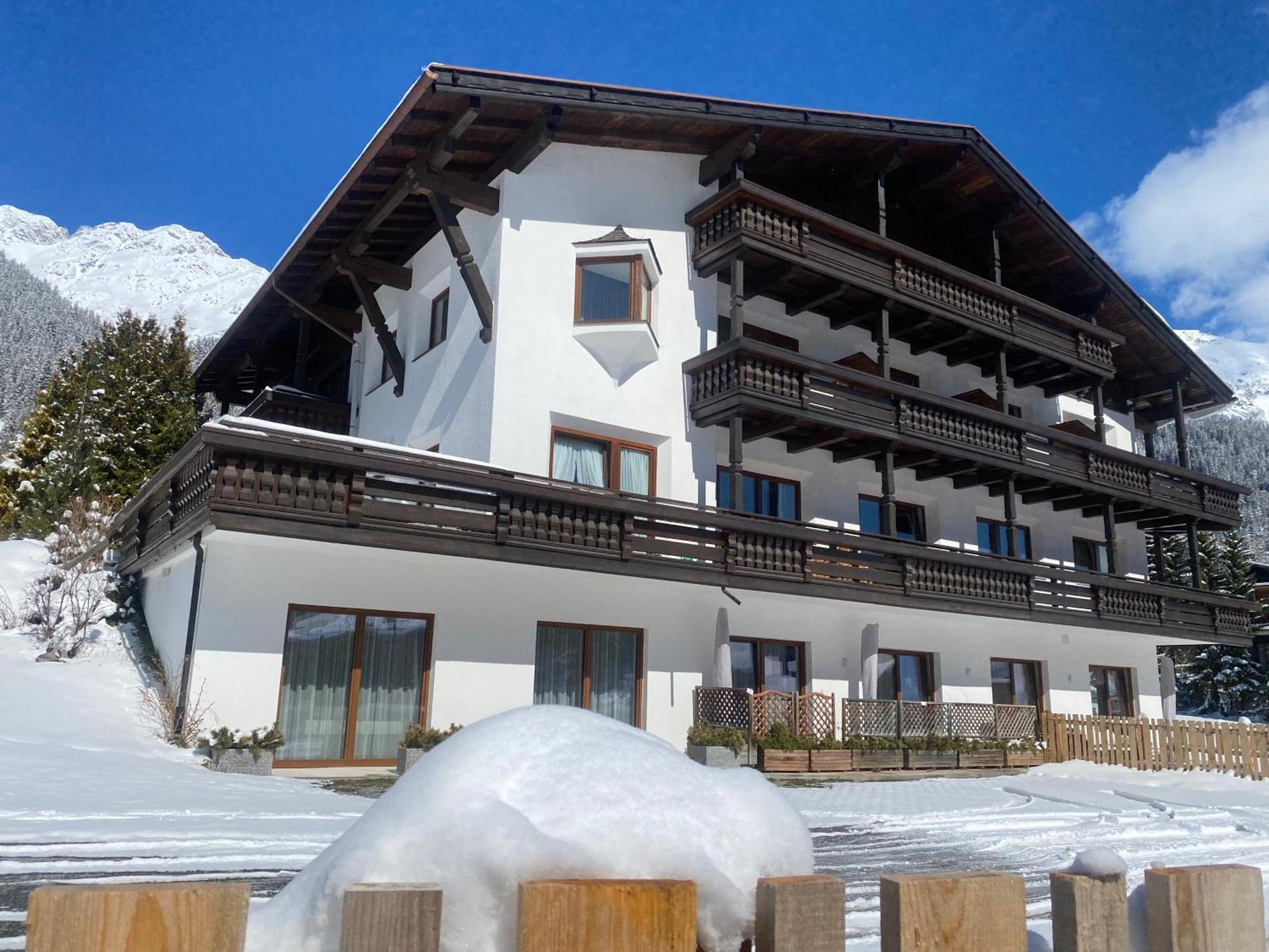 Quality Hosts Arlberg - Afoch Fei - Das Landhaus Sankt Anton am Arlberg Esterno foto