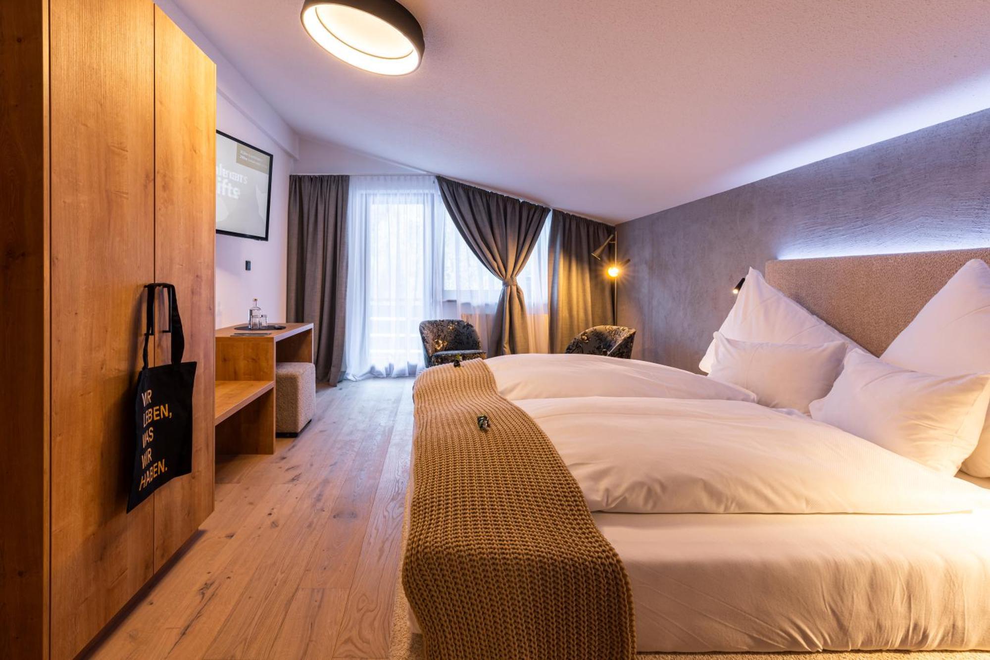 Quality Hosts Arlberg - Afoch Fei - Das Landhaus Sankt Anton am Arlberg Esterno foto