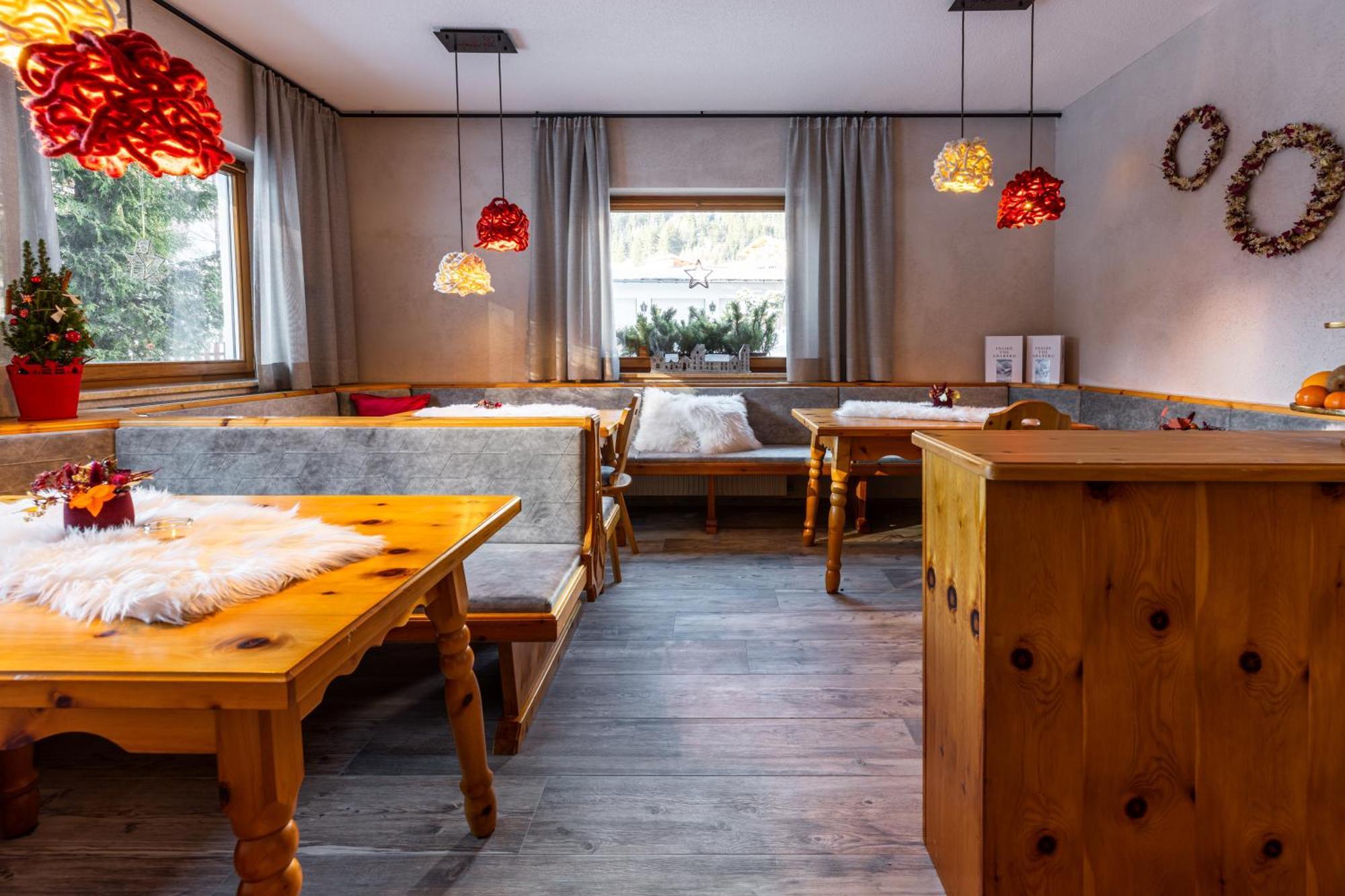 Quality Hosts Arlberg - Afoch Fei - Das Landhaus Sankt Anton am Arlberg Esterno foto